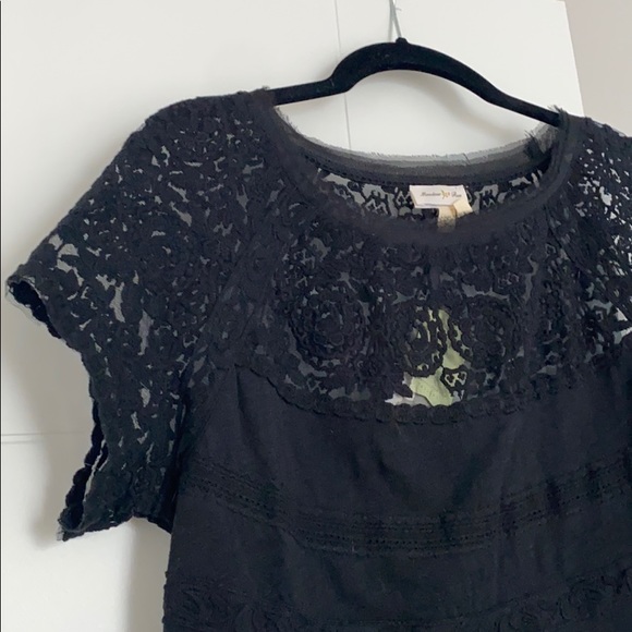 Anthropologie “Meadow Run” Black Lacy Tee NWT - Picture 3 of 3